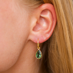 dråbe grøn krystal øreringe i forgyldt sølv